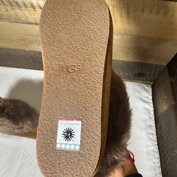 UGG Tan Fur-Lined Winter Boots - Picture 3 of 3